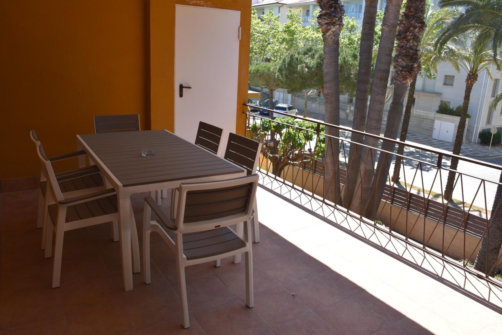 Apartamentos Les Palmeres ปลาตจาดาโร ภายนอก รูปภาพ