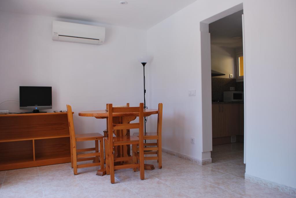 Apartamentos Les Palmeres ปลาตจาดาโร ภายนอก รูปภาพ
