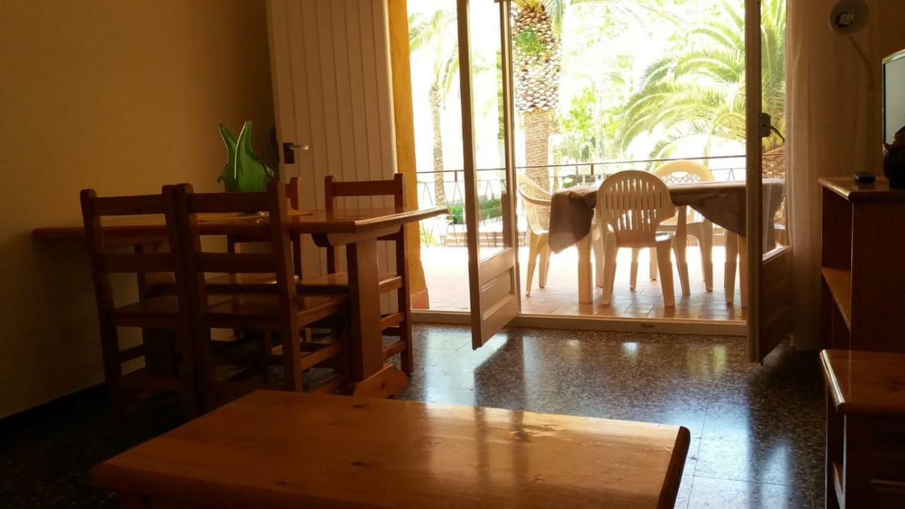 Apartamentos Les Palmeres ปลาตจาดาโร ภายนอก รูปภาพ